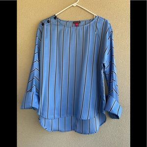 Vince Camuto blouse size small.